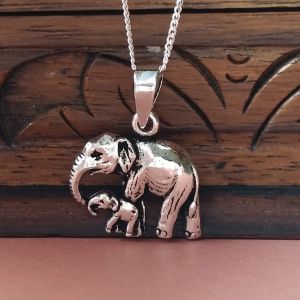 Gifter - מתנות לכל אירוע מתנות זוגיות 925 Sterling Silver Necklace with Elephant & baby family pendant gift uk