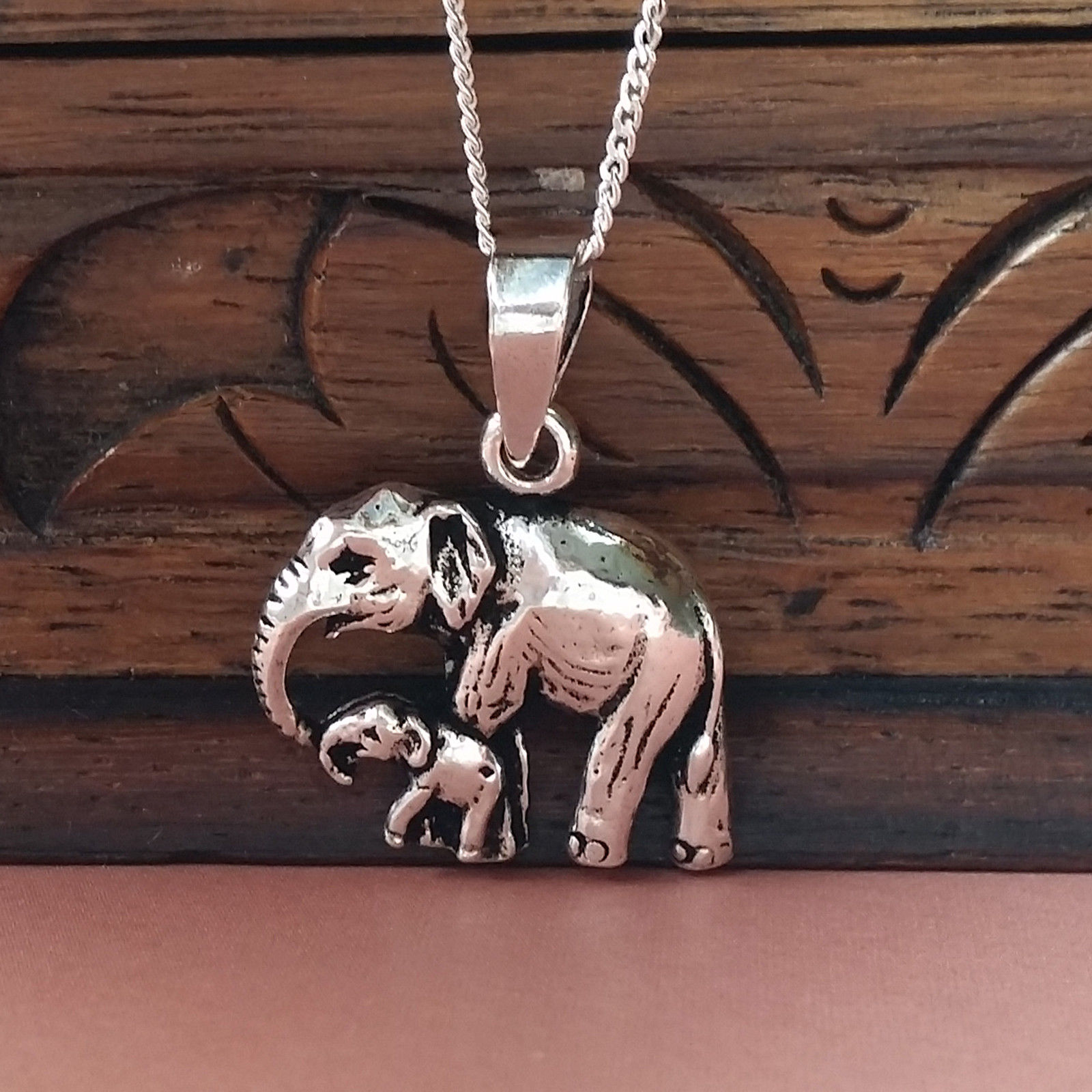 Gifter - מתנות לכל אירוע מתנות זוגיות 925 Sterling Silver Necklace with Elephant & baby family pendant gift uk